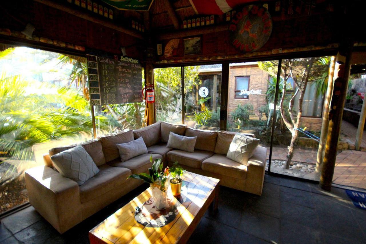 Saltycrax Backpackers And Surf Hostel By Curiocity Bloubergstrand Kültér fotó