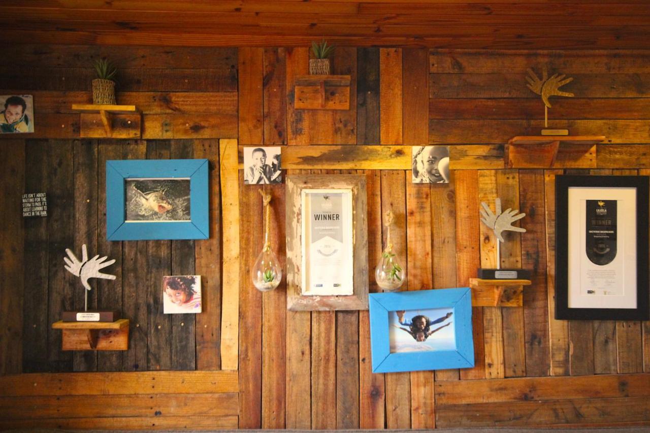 Saltycrax Backpackers And Surf Hostel By Curiocity Bloubergstrand Kültér fotó