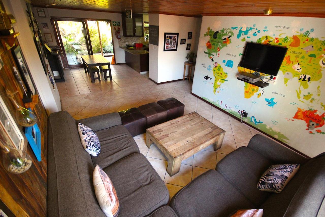 Saltycrax Backpackers And Surf Hostel By Curiocity Bloubergstrand Kültér fotó