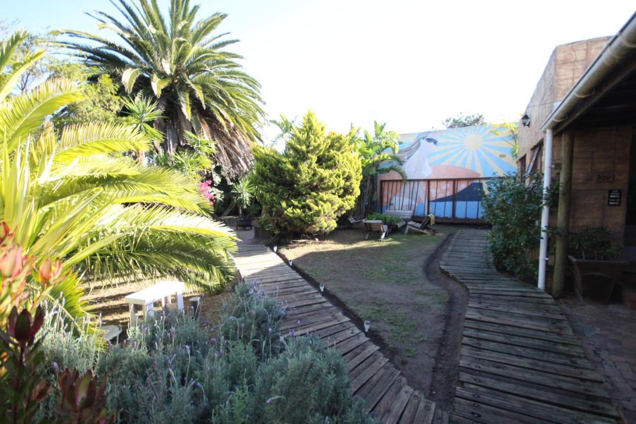 Saltycrax Backpackers And Surf Hostel By Curiocity Bloubergstrand Kültér fotó