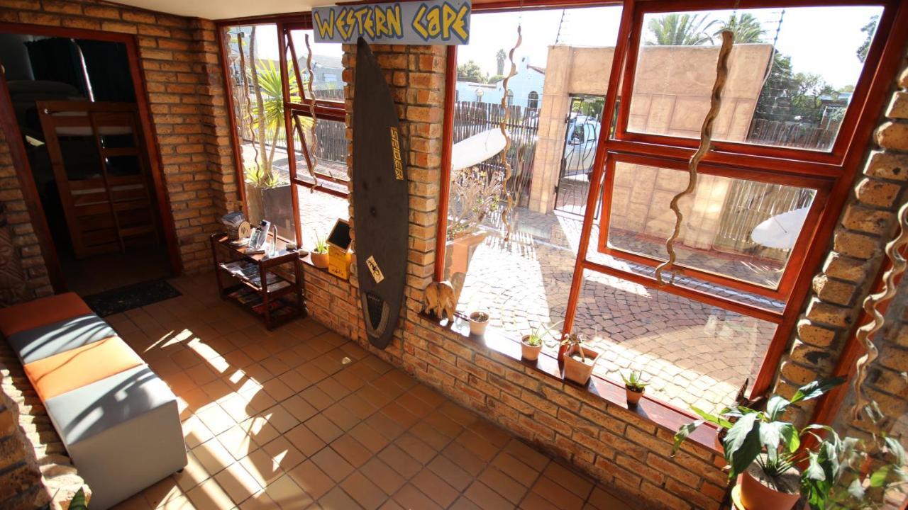 Saltycrax Backpackers And Surf Hostel By Curiocity Bloubergstrand Kültér fotó